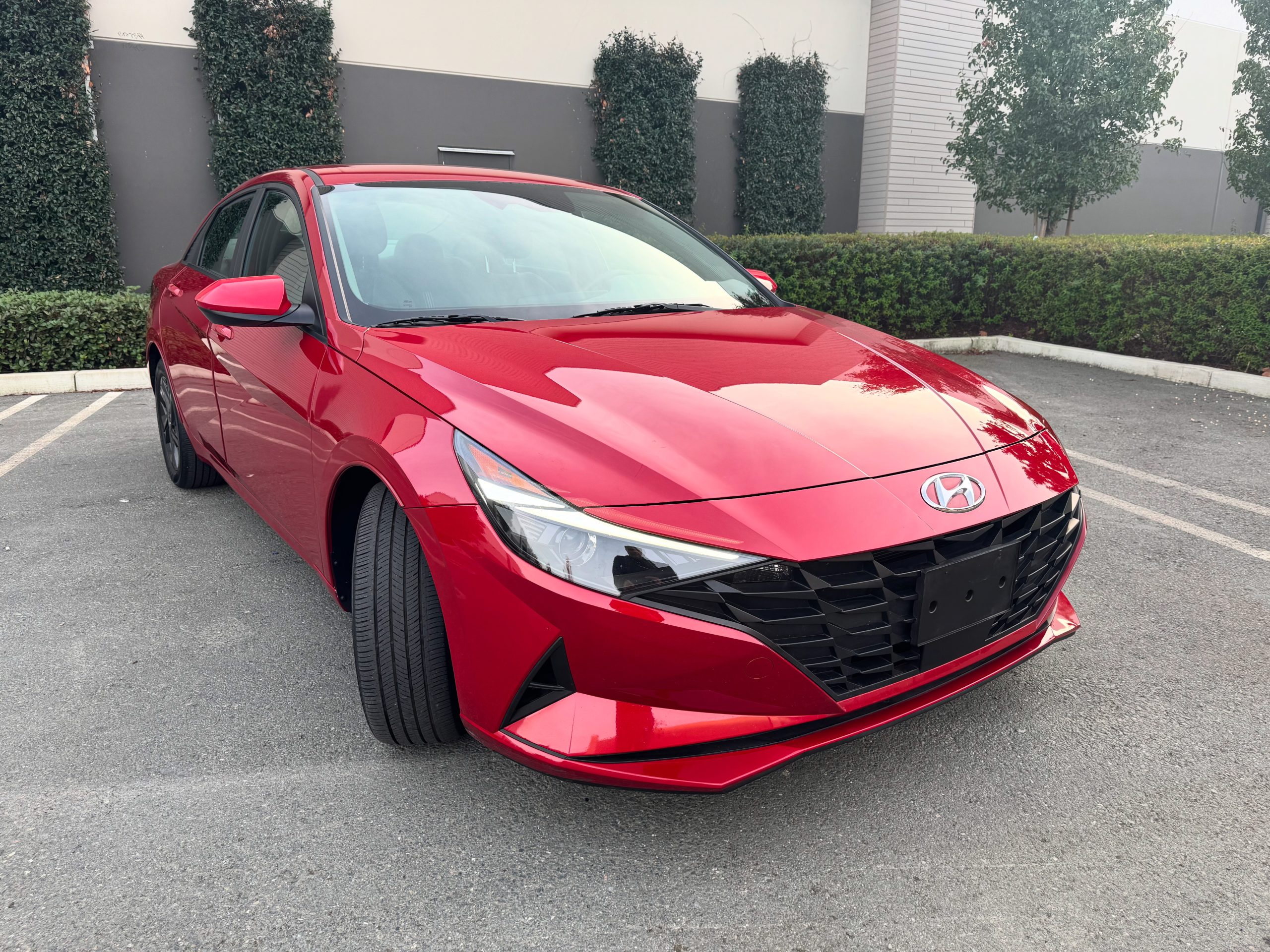 2021 Hyundai Elantra SEL - Image 2