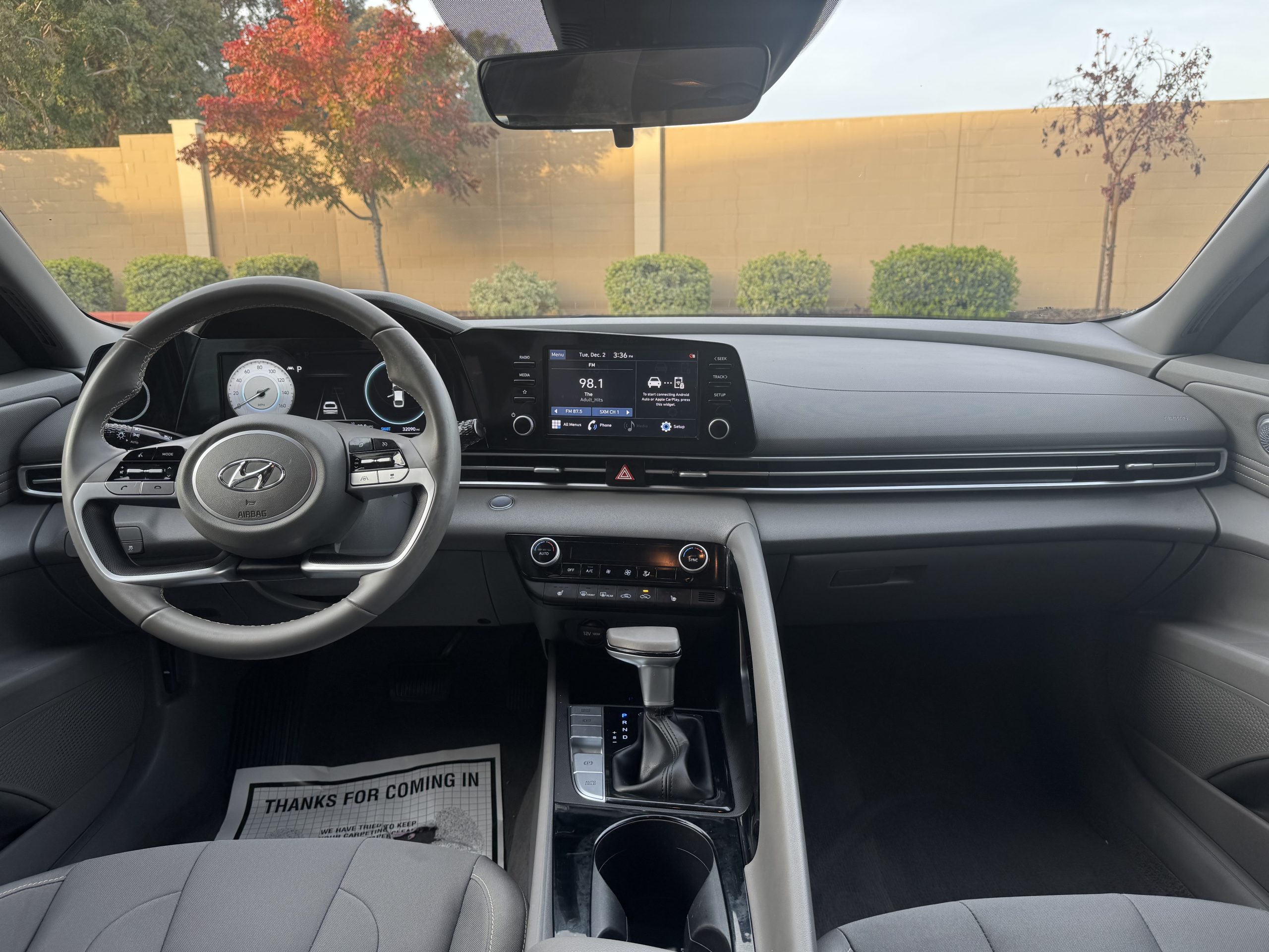 2021 Hyundai Elantra SEL - Image 12